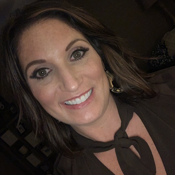 Meet your Posher, April - Picture 7 of 16